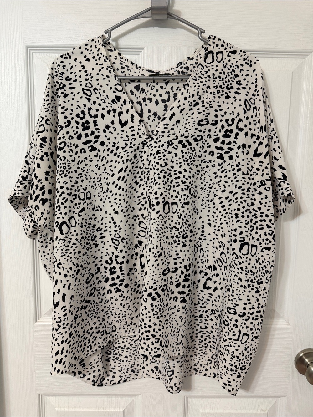 JODIFL Black and Cream Leopard Print V-Neck Blouse
